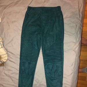 Teal shade leggings, a little tighter than a small